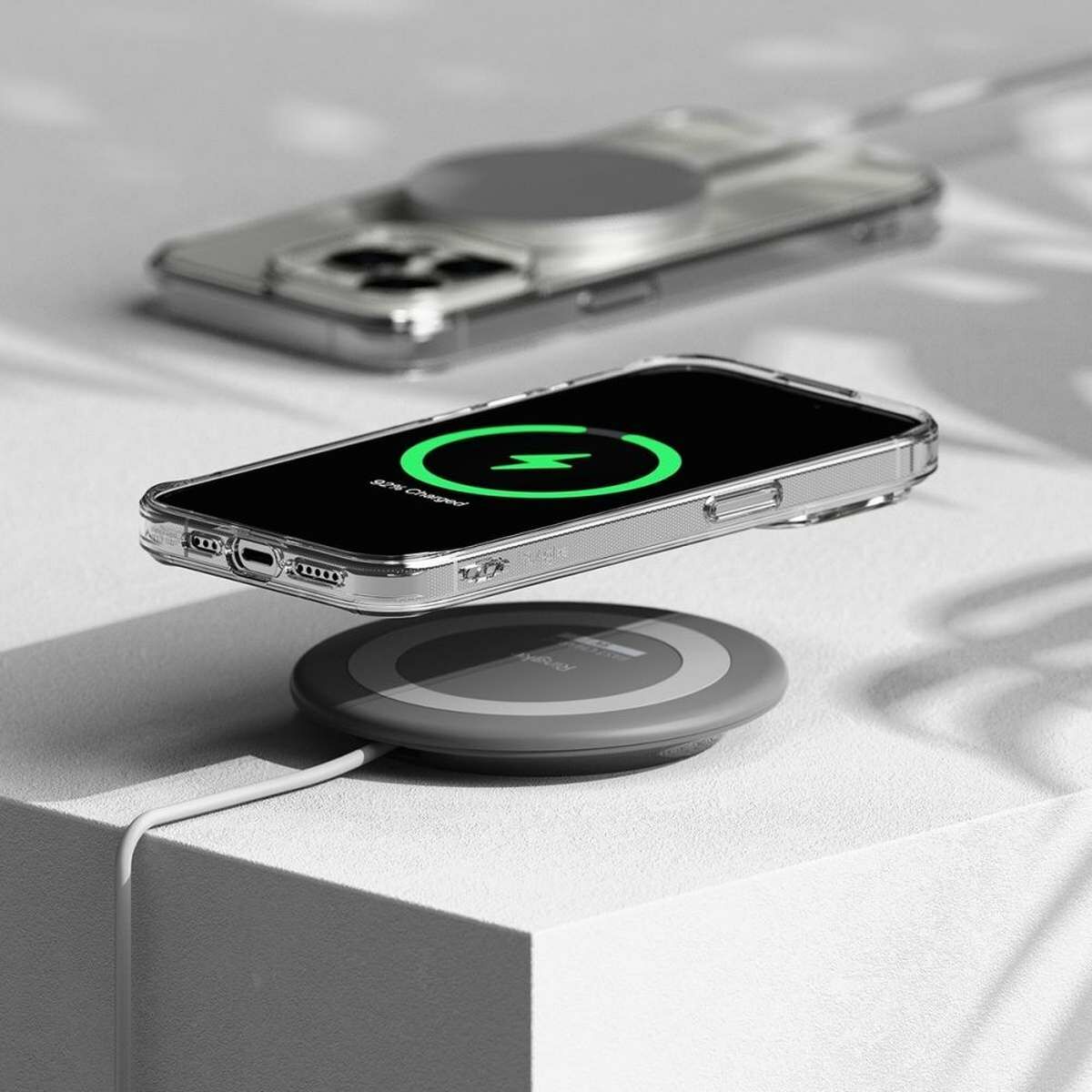 Kép 8/10 - Ringke iPhone 15 Pro Fusion mágneses matt átlátszó tok