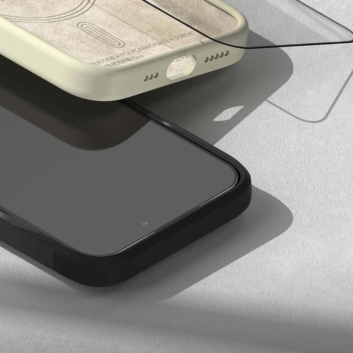 Kép 7/10 - Ringke iPhone 15 Premium edzett kijelzővédő 9H üvegfólia felhelyezési sablonnal