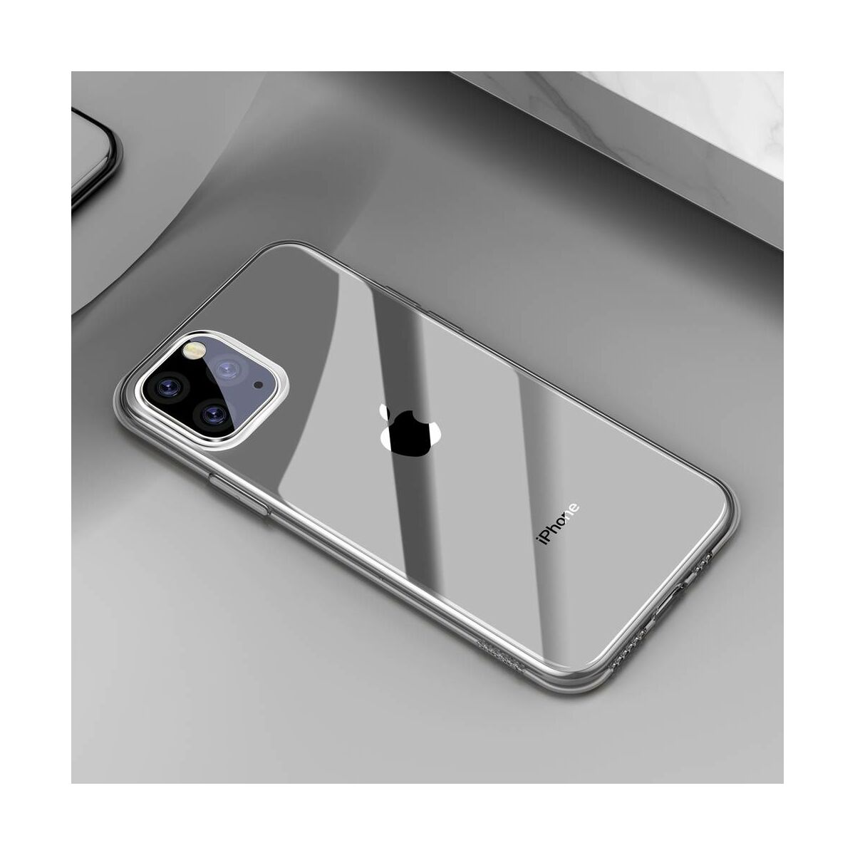 Kép 5/10 - Baseus iPhone 11 Pro Max tok, Simplicity Series (basic model), átlátszó fekete (ARAPIPH65S-01)