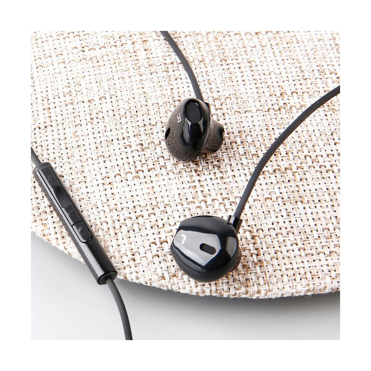 Kép 7/7 - Baseus fülhallgató, Encok H06, lateral-in-ear, mini jack, vezetékes, fekete (NGH06-01)