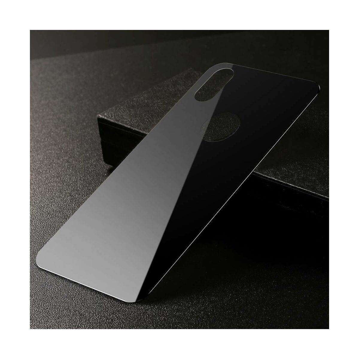 Kép 8/9 - Baseus iPhone XS (5.8") 0.3 mm, teljes lefedésre edzett üveg hátlap védő fólia, fekete (SGAPIPH58-BM01)