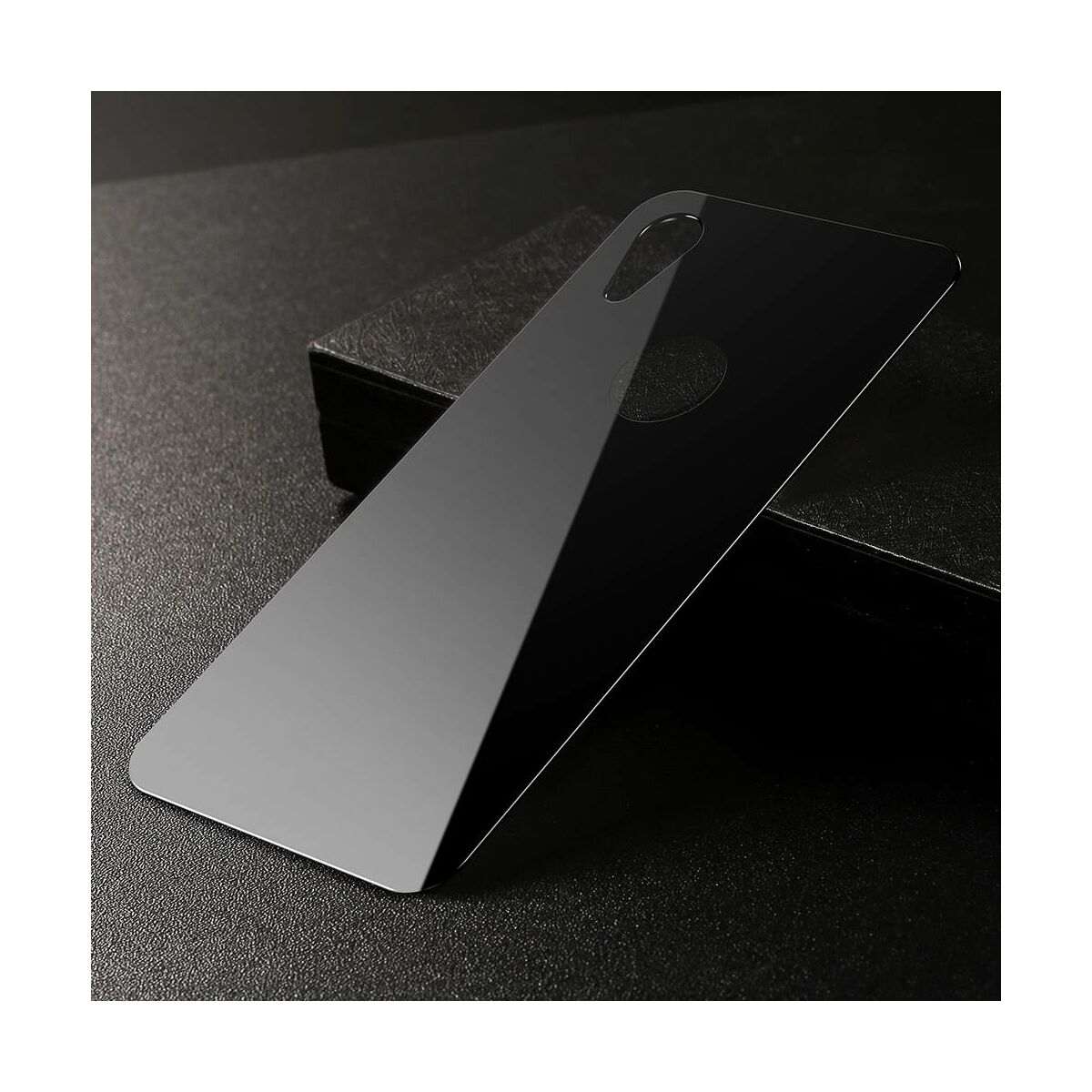 Kép 8/9 - Baseus iPhone XR/ 11 (6.1") 0.3 mm, teljes felületre edzett üveg hátlap védő fólia, fekete (SGAPIPH61-BM01)