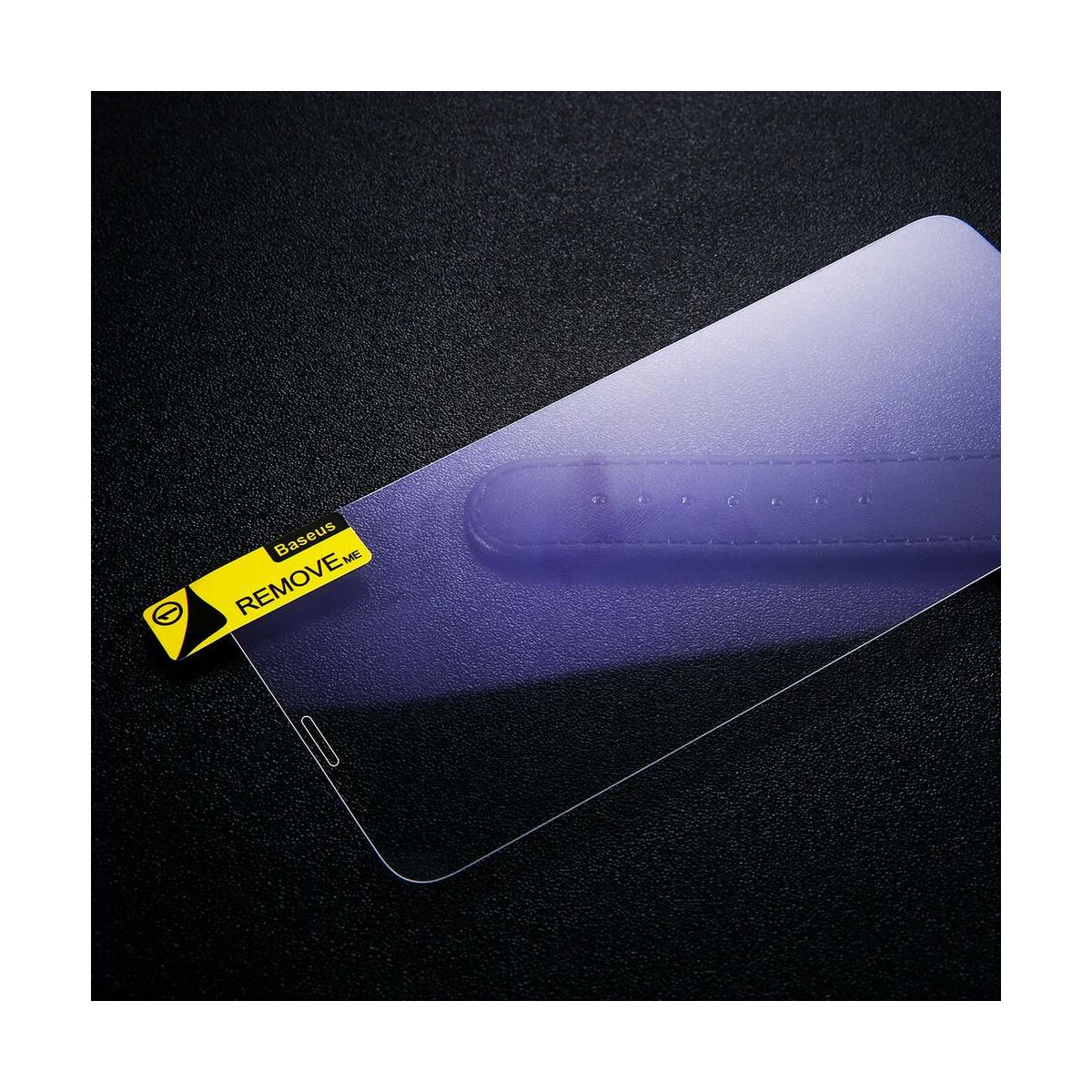 Kép 8/9 - Baseus iPhone XS Max (6.5") 0.15 mm, kékfény szűrős edzett üveg kijelzővédő fólia, átlátszó (SGAPIPH65-FC02)