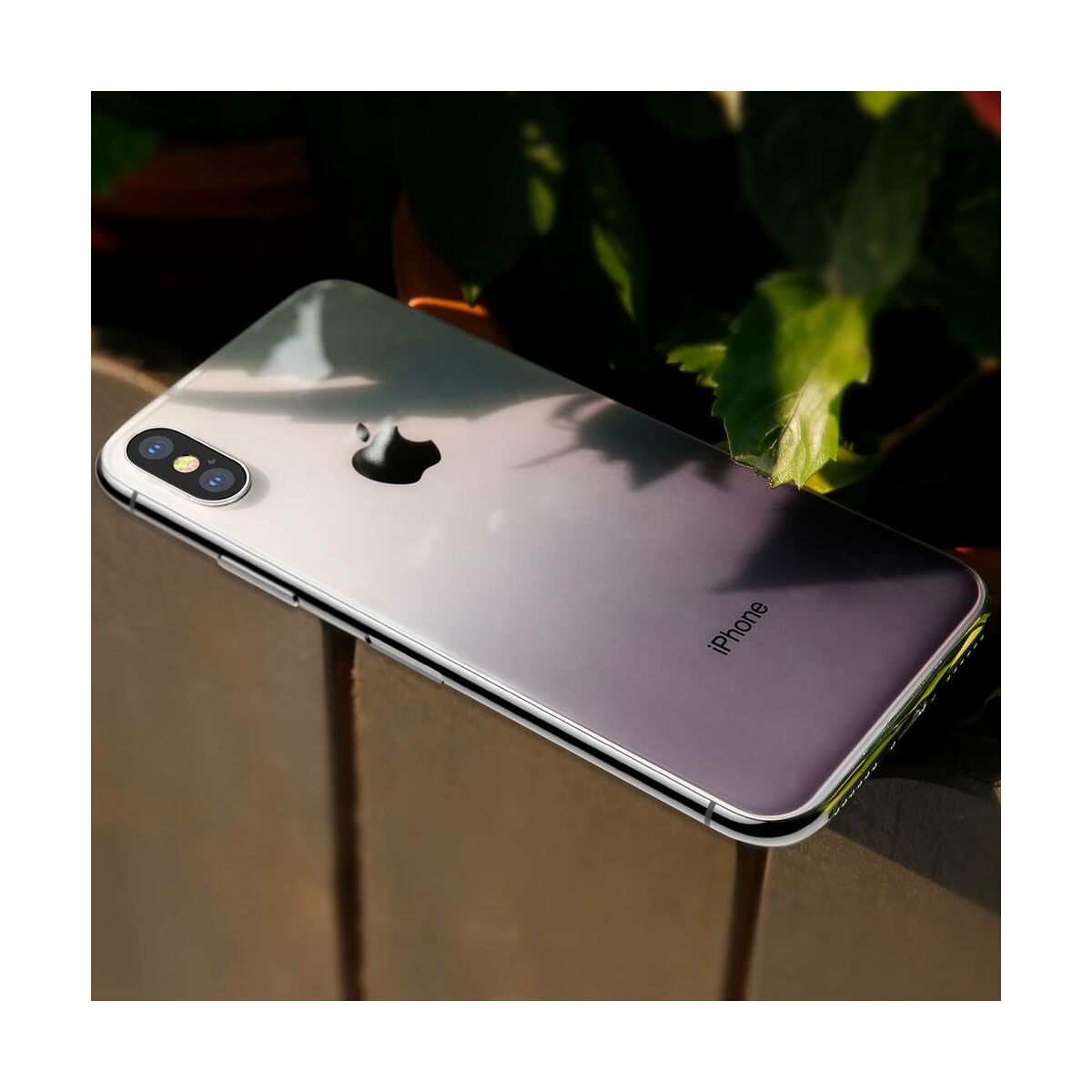 Kép 4/9 - Baseus iPhone X/XS (5.8") 0.3 mm, színezett hátlap edzett üveg fólia, fekete (SGAPIPHX-GR01)