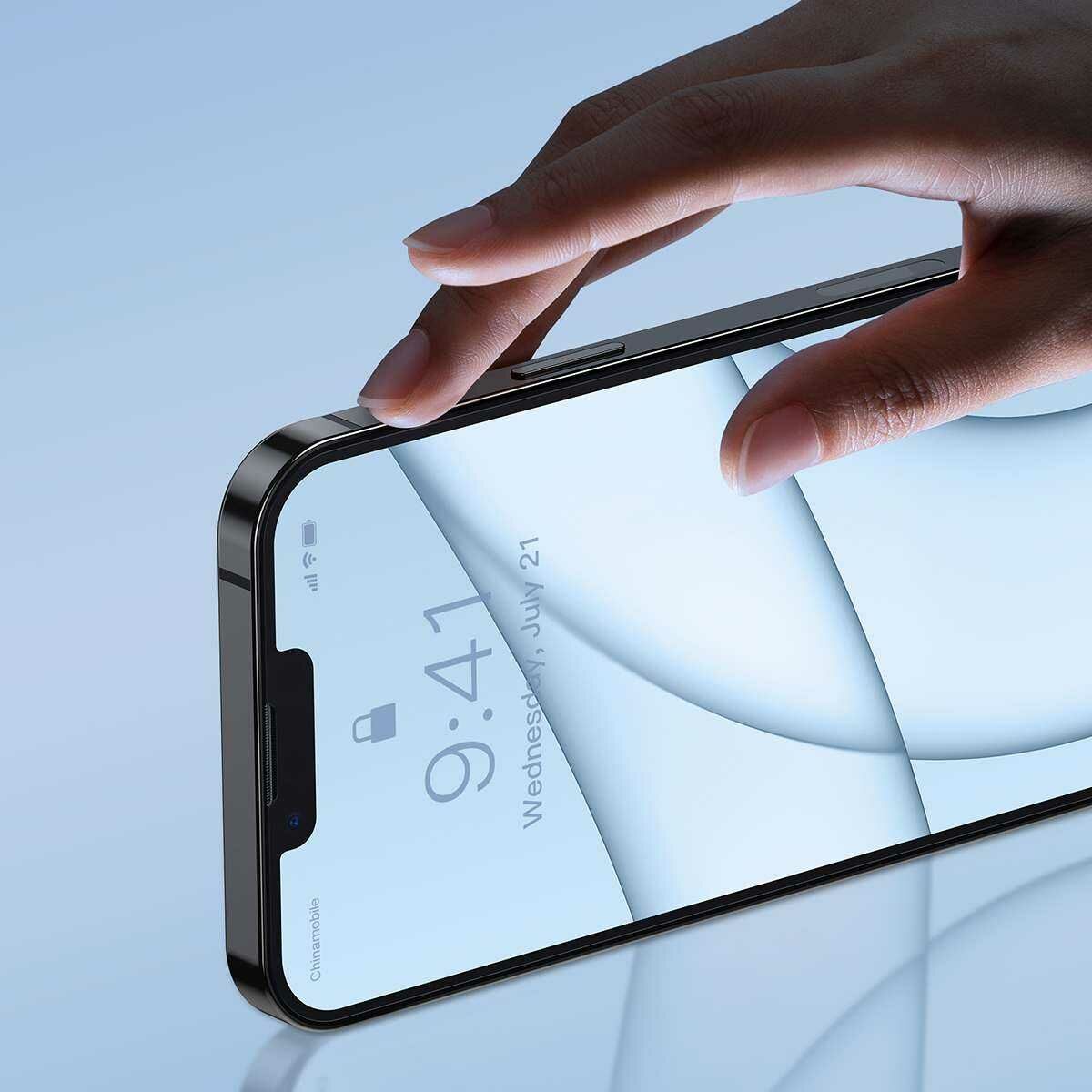 Kép 7/20 - Baseus iPhone 13 mini 0.3 mm Teljes üveg, Edzett üveg (2db / csomag + felhelyező keret), átlátszó (SGBL020002)