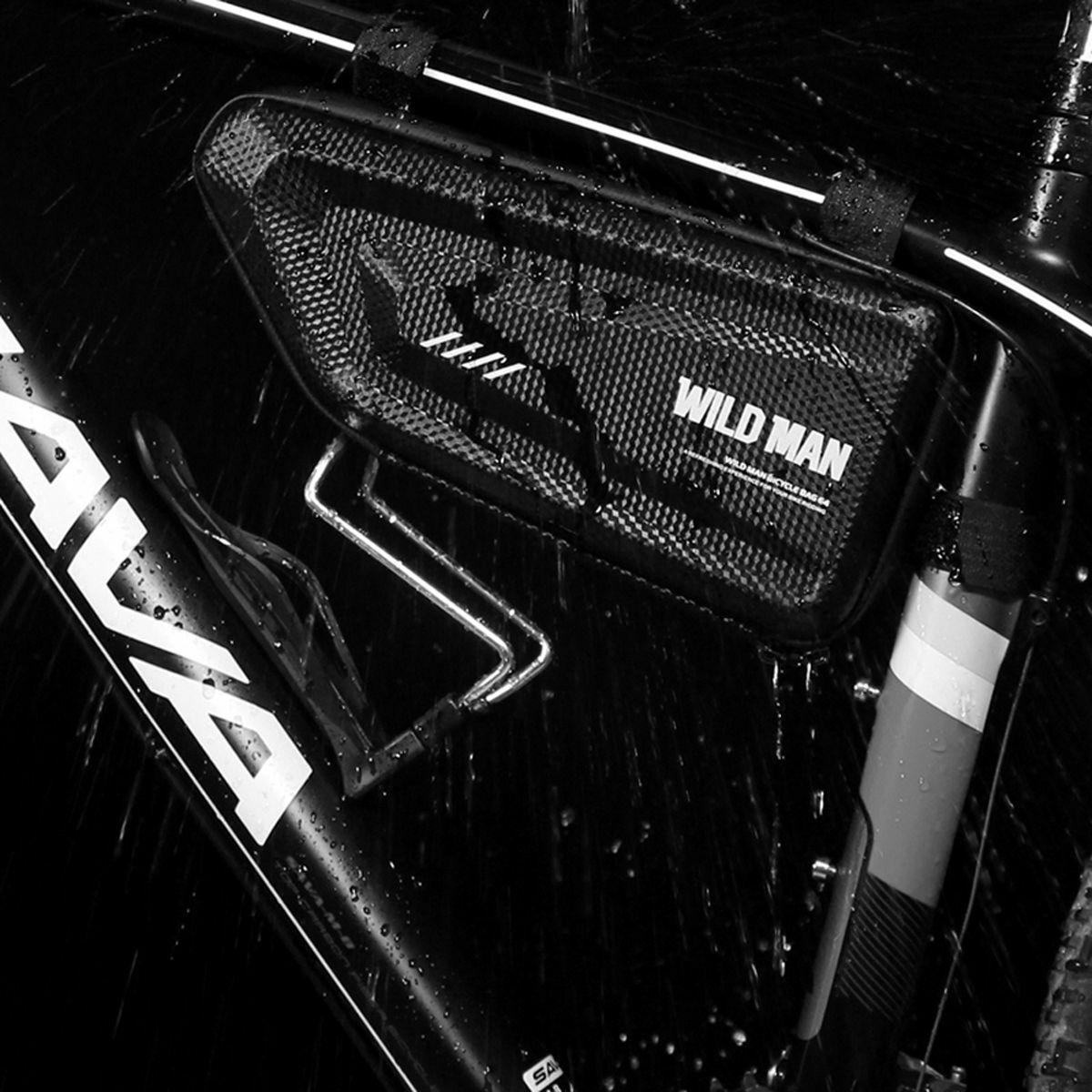 Kép 5/5 - WILDMAN Bicycle Bag E4 váz alá rögzíthető merevfalú, vízálló táska, 1.5L, fekete WILDMAN-E4-15L