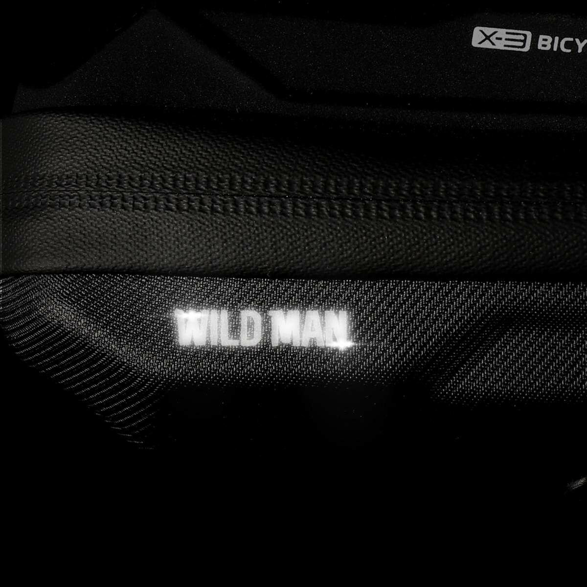 Kép 8/16 - WILDMAN kerékpár táska X3, 0.5L, több funkciós, vízálló, kormányra szerelhető, érintő kijelző, max. 6.7 inch, fekete