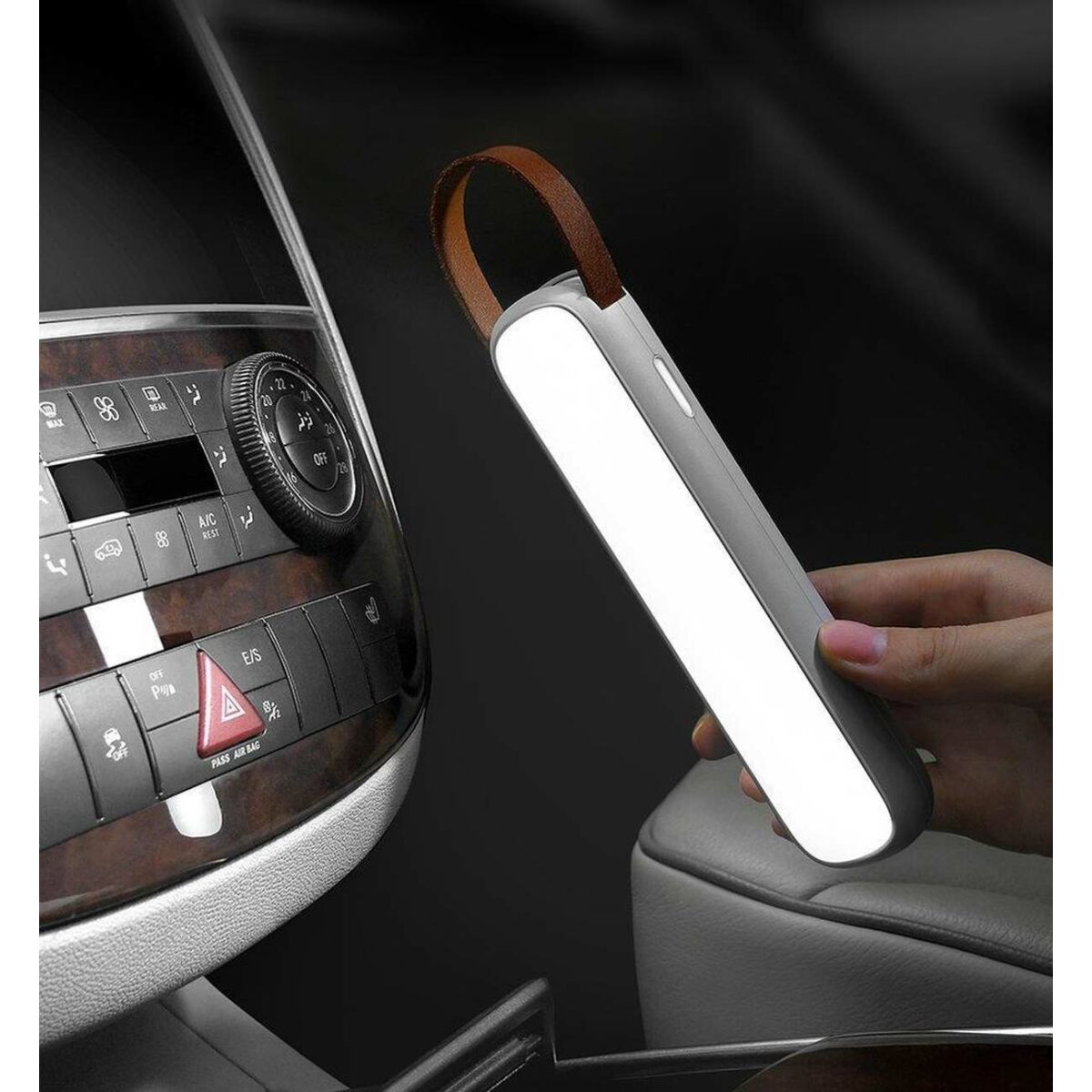 Kép 10/13 - Baseus autós kiegészítő, LED napelemes belső világítás, vezeték nélküli, 1000 mAh akksival, fekete (CRYJD01-B01)